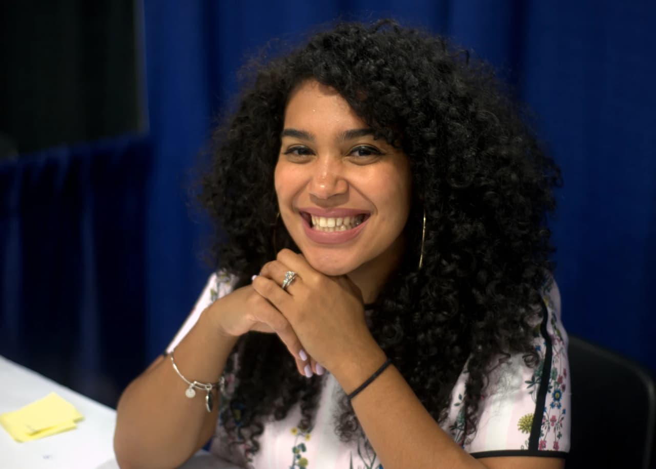Elizabeth Acevedo en el National Book Festival del 2018. | Avery Jensen/Wikimedia Commons/(CC BY-SA 4.0)