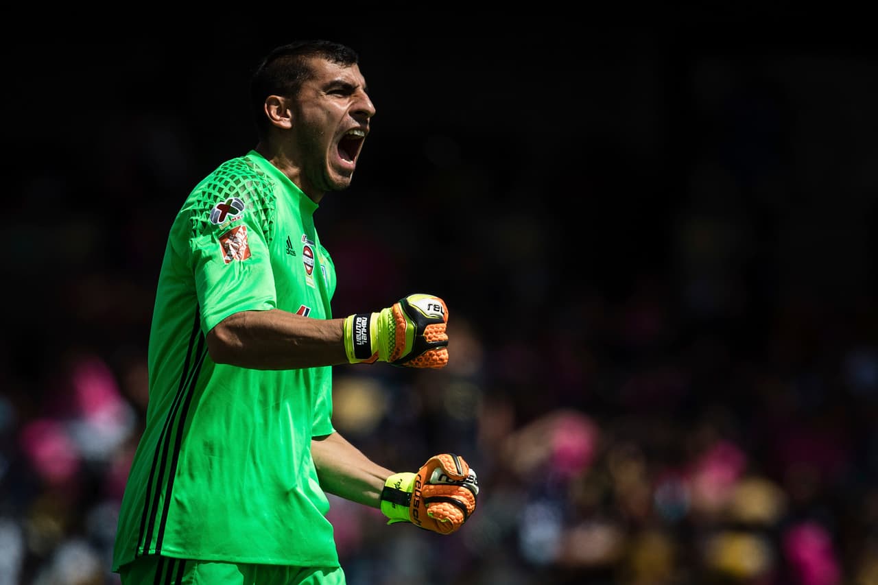 El arquero argentino Nahuel Guzman, de 30 años, impone temperamento desde el arco. Con su juego de pies y liderazgo es un factor clave para Tigres desde su llegada en 2014.
