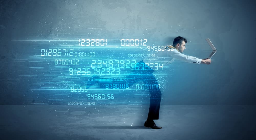 El sendero de la vida se calcula fácilmente. Solamente tienes que sumar tu día de nacimiento, el mes y el año en que naciste y el total reducirlo a un solo dígito del 1 al 9. En la Numerología esencial esos son los números que se usan aunque existen otros, denominados “Números Maestros”, pero requiere otro tipo de análisis y no es necesario conocer para poder interpretar tu sendero de la vida.