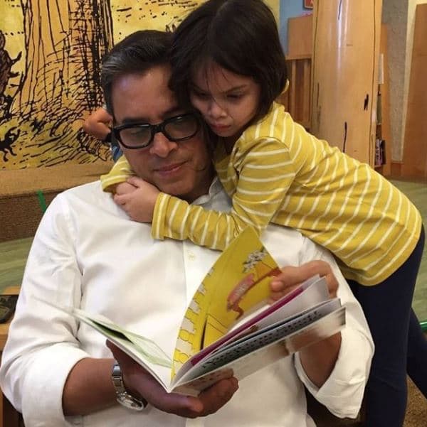 De Valentina conocemos un poco más gracias a las fotografías que el padre de la pequeña, Daniel Sarcos, publica en Instagram y que son un poco más reveladoras que las de su madre.