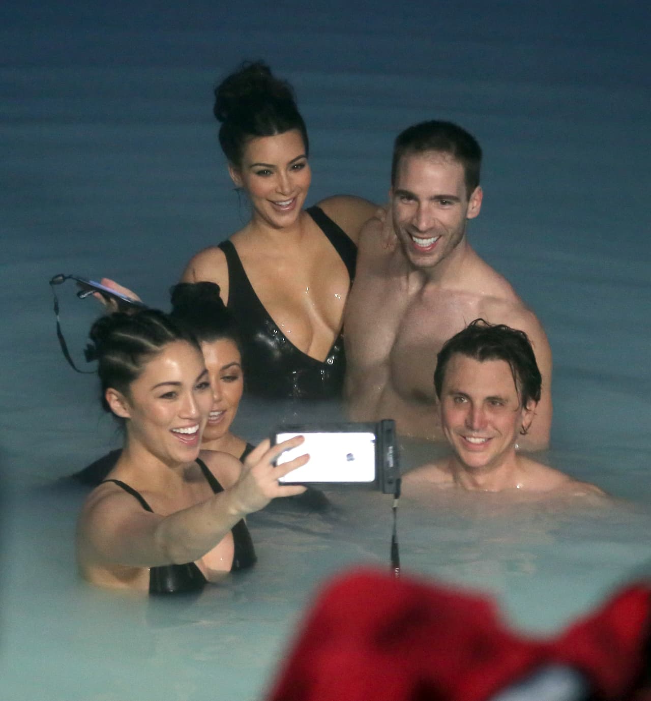 Aquí con Kourtney, Stephanie Sheppard, Jonathan Cheban y Simon Huck.
