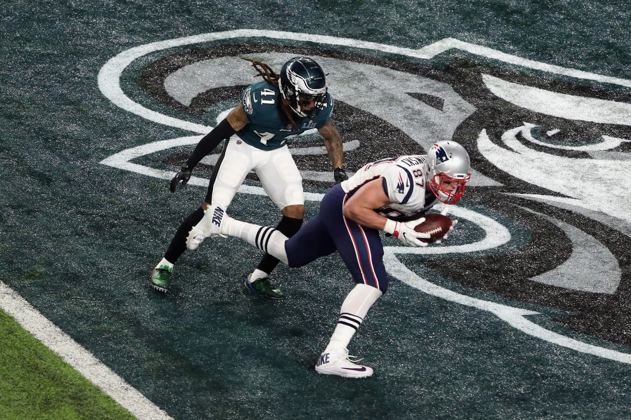 No puedes contener a un jugador como Rob Gronkowski durante todo el partido. Tuvo 3 recepciones en la primera ofensiva de la segunda mitad, incluyendo una dentro de las diagonales.