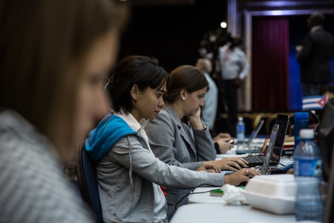 Laura Becquer defiende los esfuerzos de Granma para no quedarse atrás en la era digital.