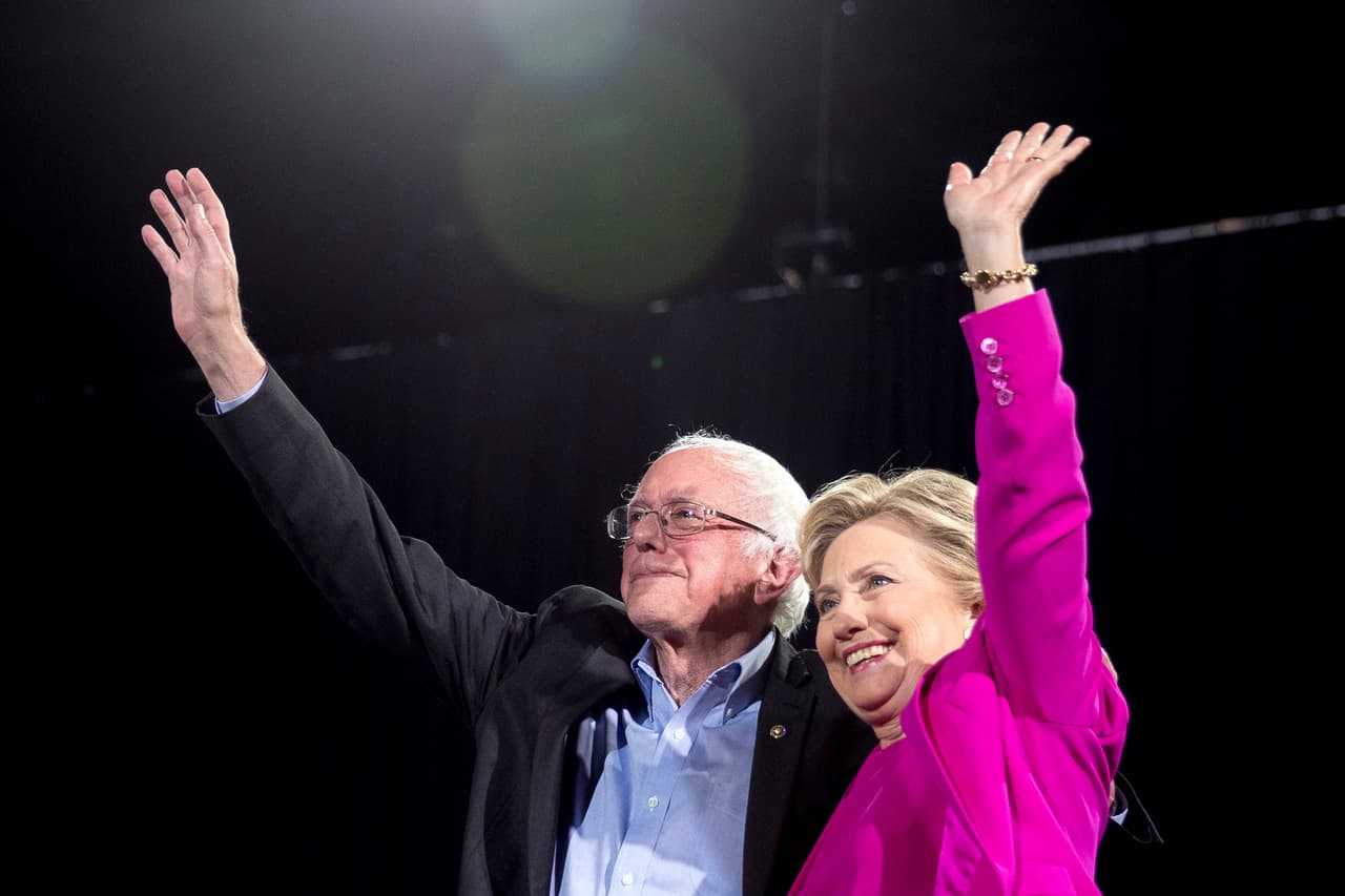 Clinton y Sanders en Raleigh, Carolina del Norte