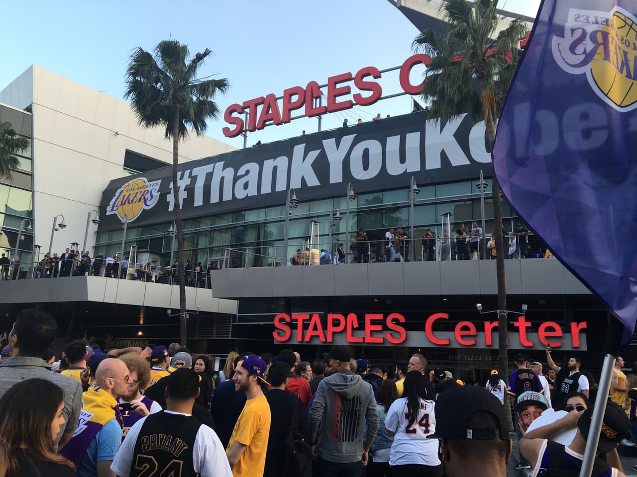 Agradecimiento a Kobe Bryant en su último juego en la NBA.