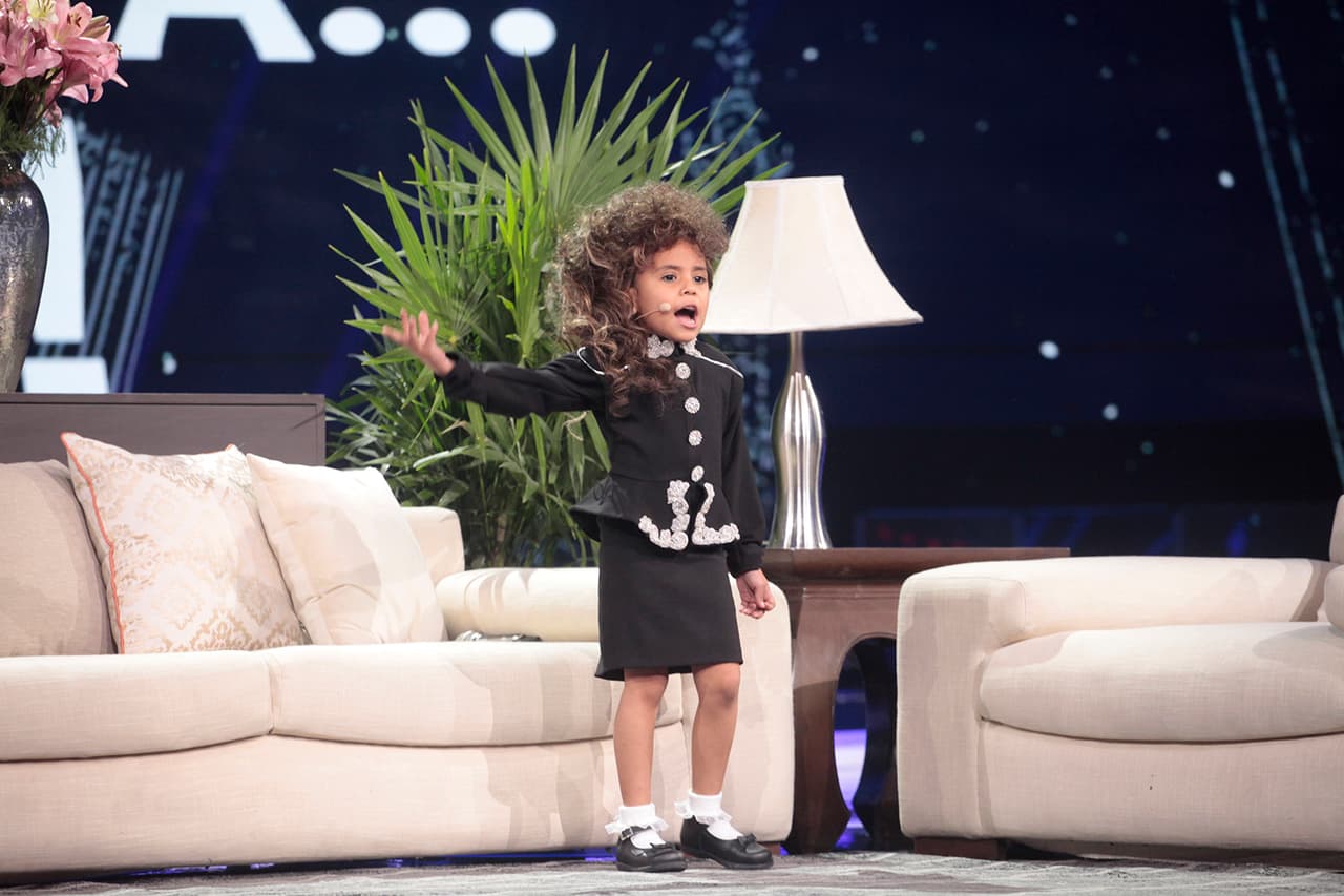 "Bienvenidos a 'Mala nochecita no'", dijo Beba. Y agregó: "Hoy será una noche muy especial, tendremos una entrevista muy soleada", anunció.