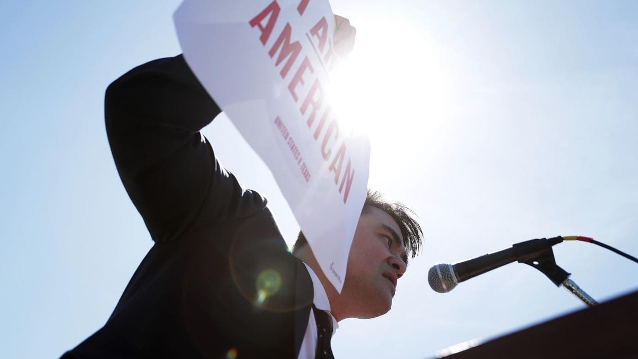 Senators introduce bipartisan Dream Act to protect DACA recipients 