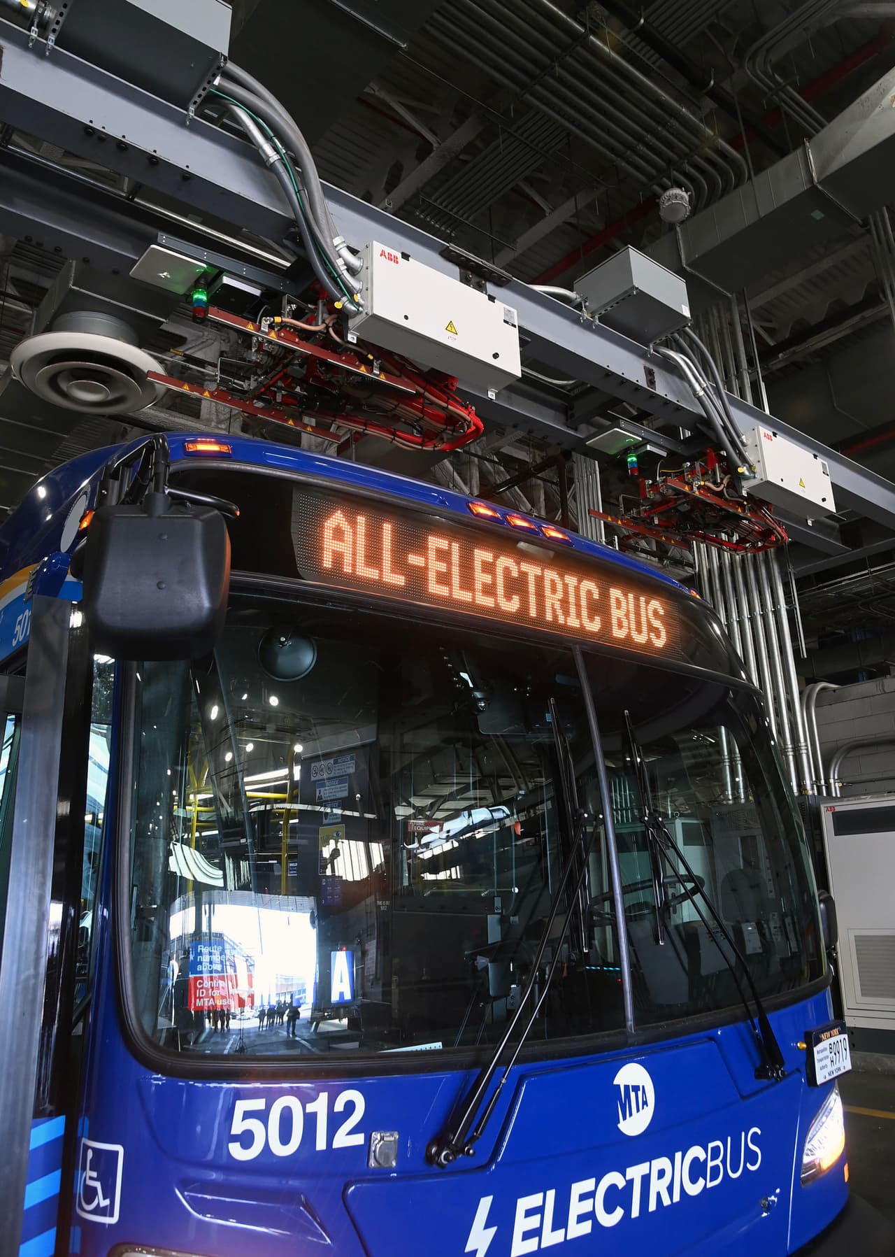 La MTA espera comenzar a recibir su próximo pedido de
<b> 205 autobuses eléctricos a finales de 2025.</b>
<br>