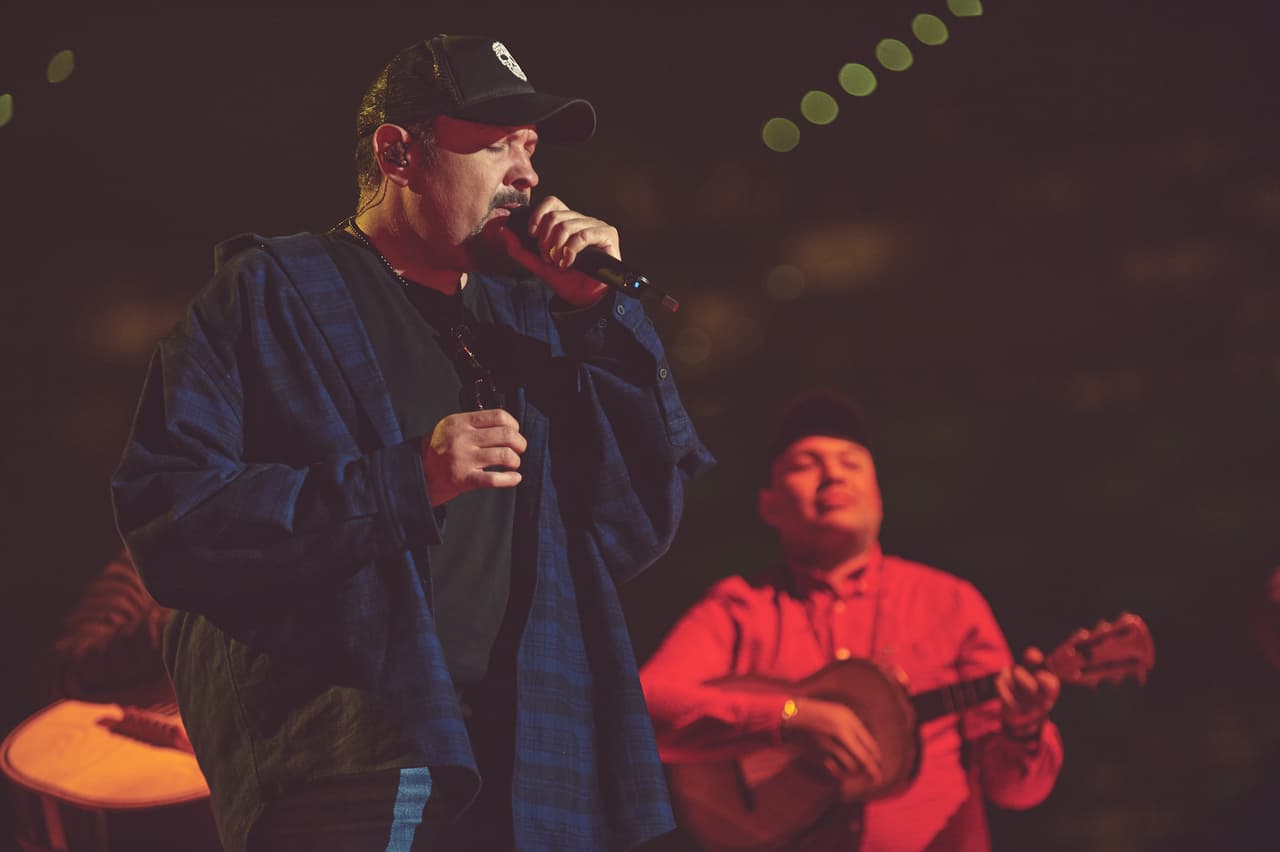 En esta gran fiesta de la música latina no podía faltar
<b>Pepe Aguilar,</b> quien es uno de los homenajeados de esta edición y preparó una actuación espectacular.