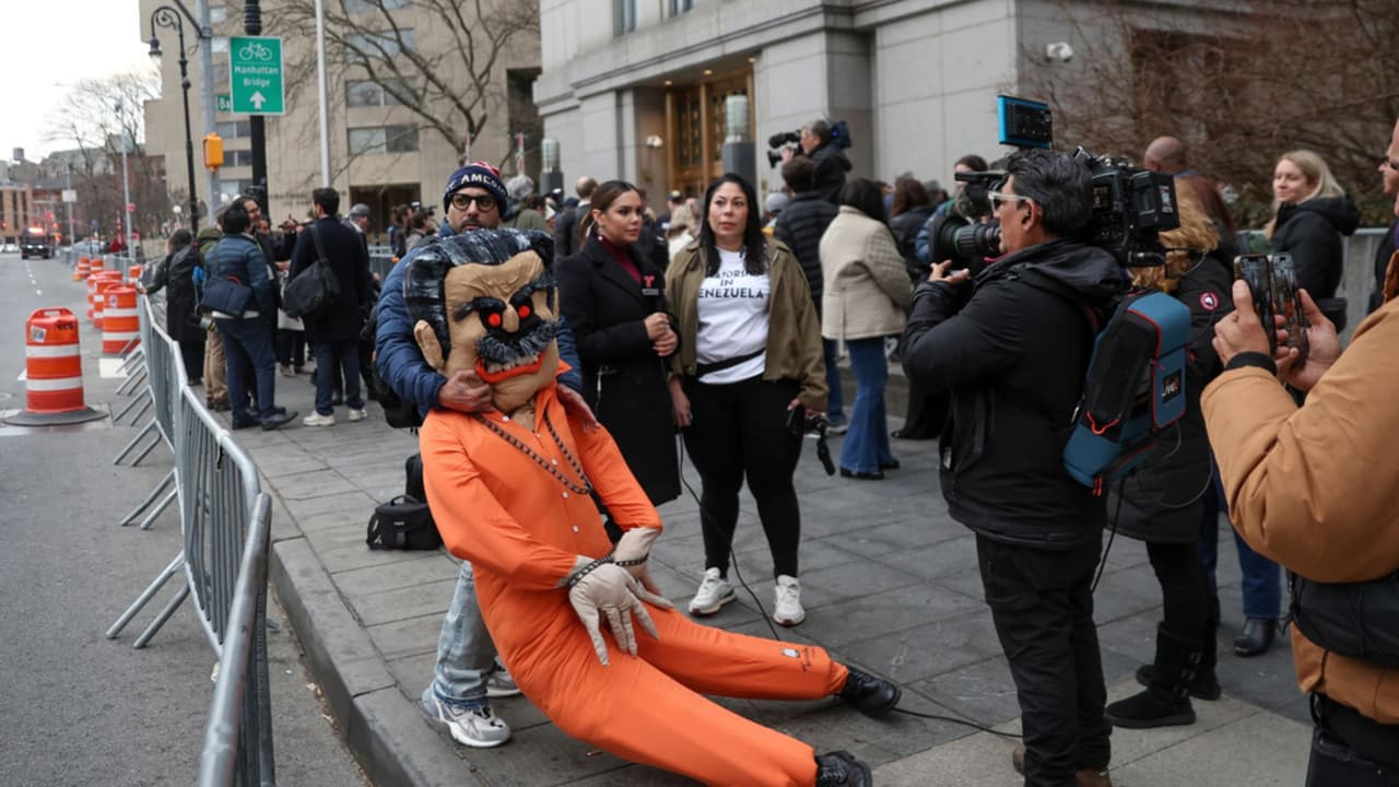 Nicolás Maduro y Cilia Flores continuarán bajo arresto