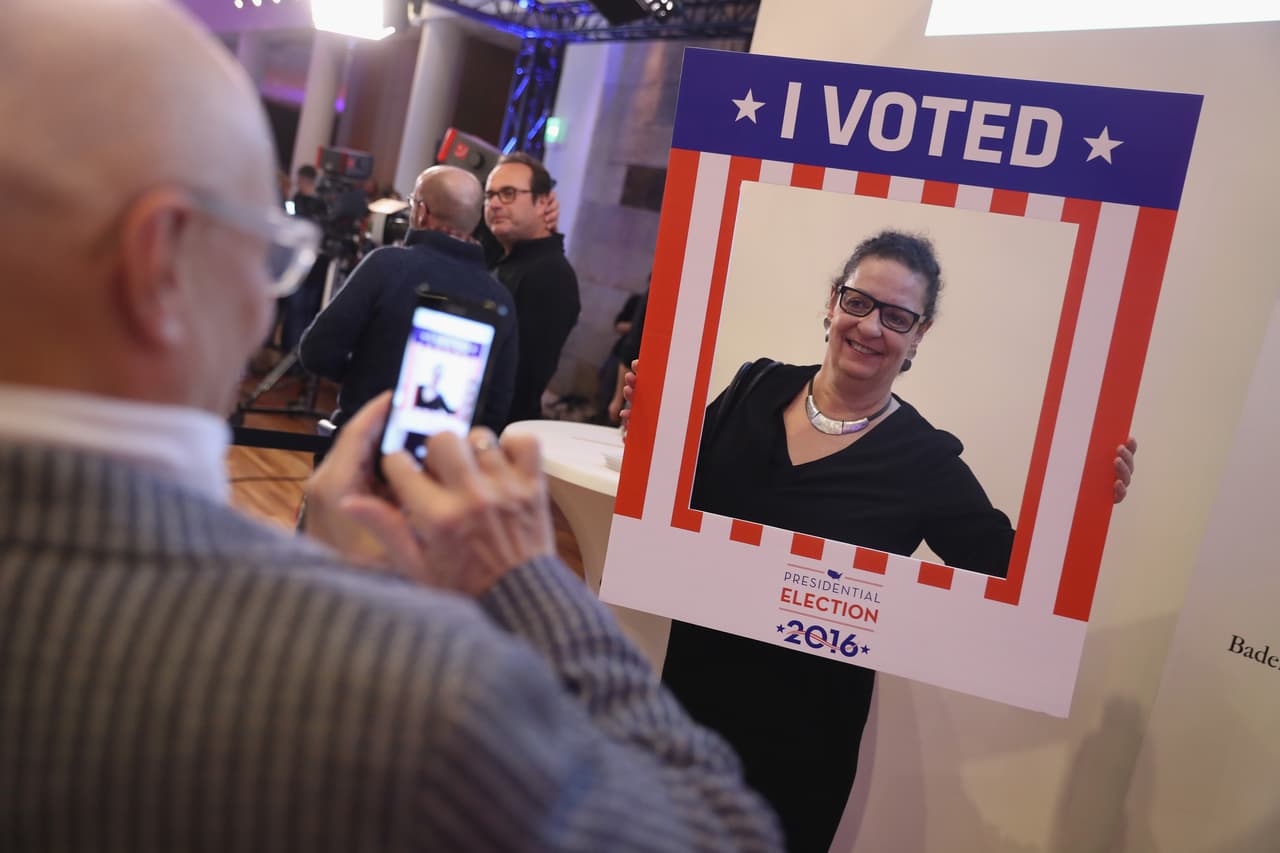 <b>4. Ya es permitida la selfie con la boleta electoral: </b>Antes era ilegal publicar en redes sociales fotos del voto emitido por ser 'secreto', pero en 2016 esa ley fue enmendada para que los votantes pudieran compartir su elección si desean.