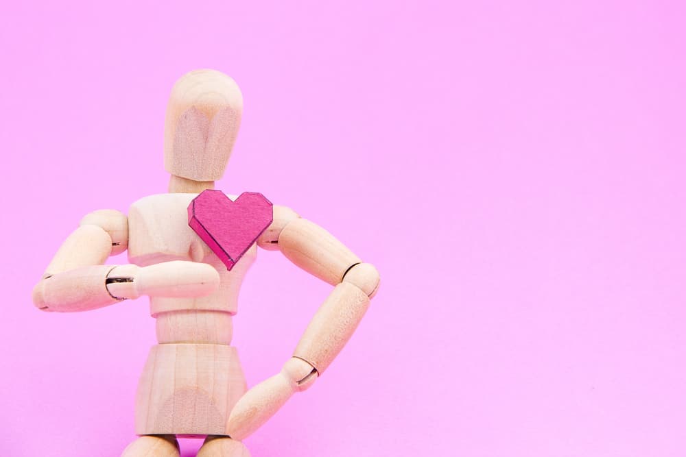 Por el contrario, este es un momento en el cual debemos aferrarnos más a Él y pedirle con muchísima fe que envíe su energía sanadora al planeta para que todo vuelva a la normalidad.