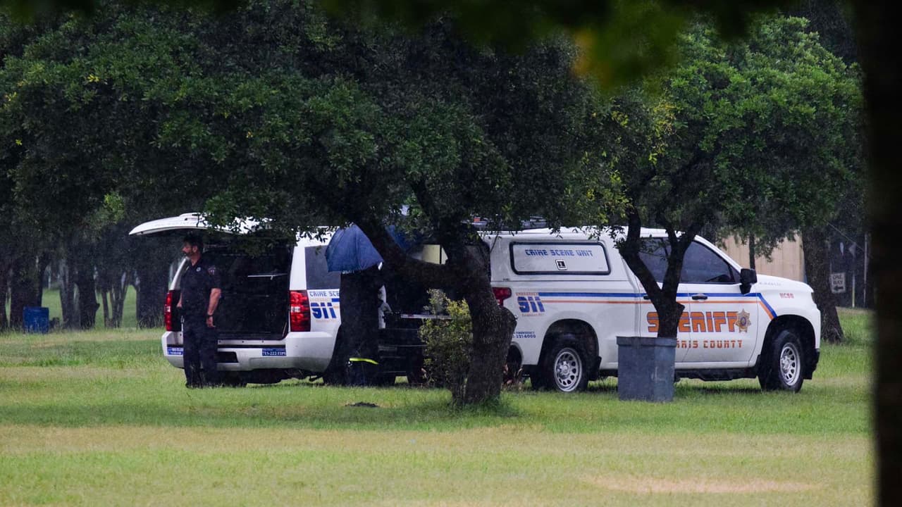 <a href="https://www.univision.com/local/houston-kxln/hallan-el-cuerpo-sin-vida-de-un-recien-nacido-dentro-de-un-bano-portatil-en-el-condado-de-harris-video" target="_blank">Mario Quintanilla, detective del HCSO,</a> dijo que la madre tenía opciones en caso de no querer al bebé y pudo llamar a las autoridades.