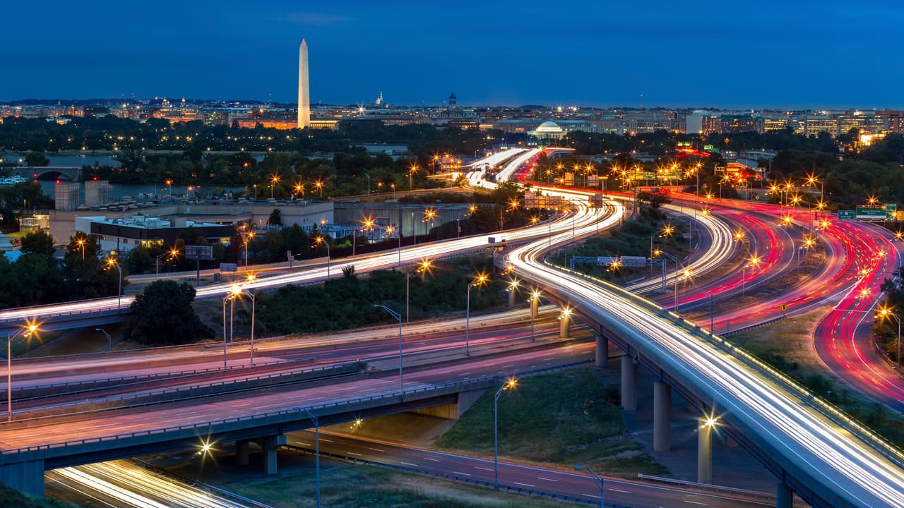 <h3 class="cms-h3-H3">1. Distrito de Columbia</h3>
<br>La capital de la nación está asentada en el Distrito de Columbia (DC) un territorio federal encapsulado entre Virginia y Maryland, por es contabilizado separadamente como si se tratara de un estado, sin serlo. Washington D.C. registró 
<b>31 muertes vehiculares </b>durante 2017, 4 muertes más que en 2016. Más de la mitad de esas fatalidades, 16 muertes, fueron causadas por el consumo de alcohol.