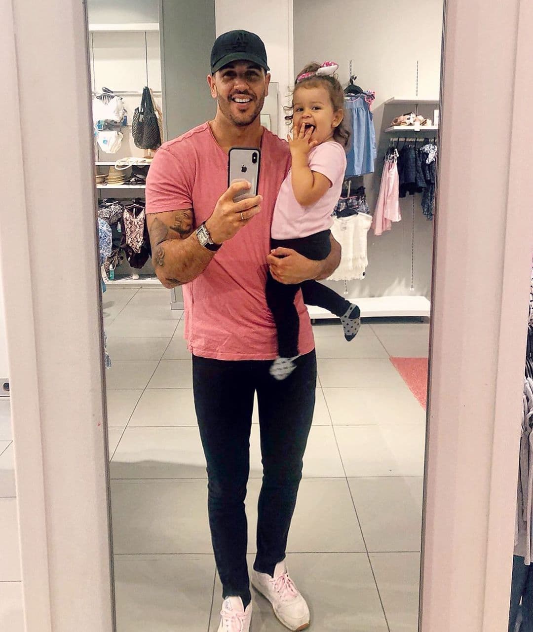 Silvana es el pequeño tesoro de Yisus Díaz, a ella le encanta ir de compras con sus papás.