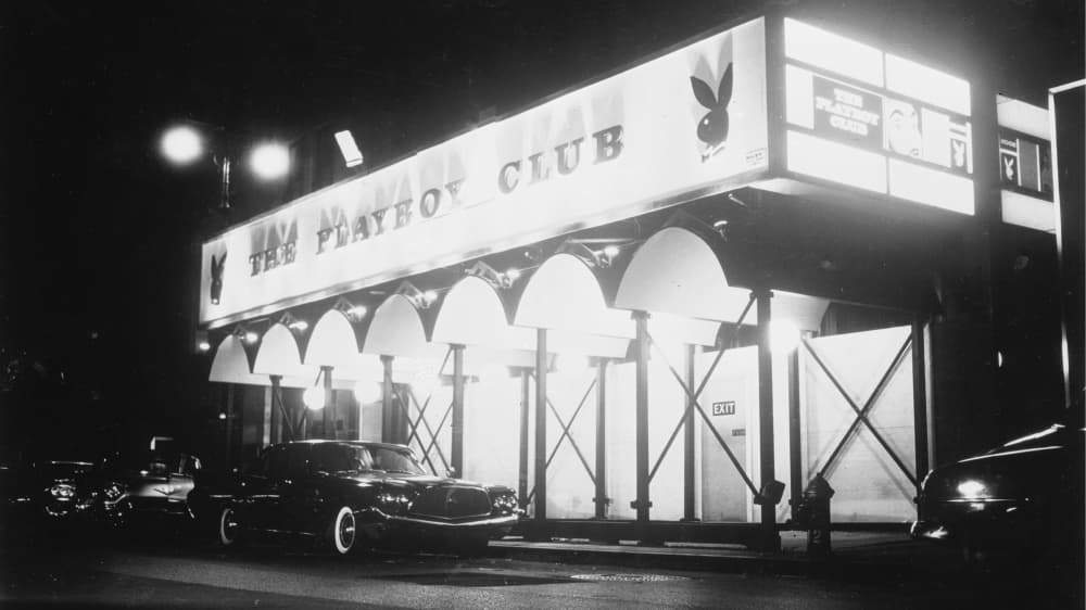Exterior del 'Club Playboy' que Hugh Hefner abrió en Manhattan, New York.