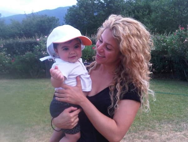 Shaki se ha preocupado por hacer hijos inteligentes.