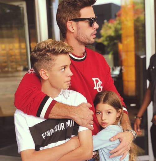 El cubano publicó diversas imágenes en compañía de sus hijos Christopher y Kailey, de 12 y 8 años de edad respectivamente.