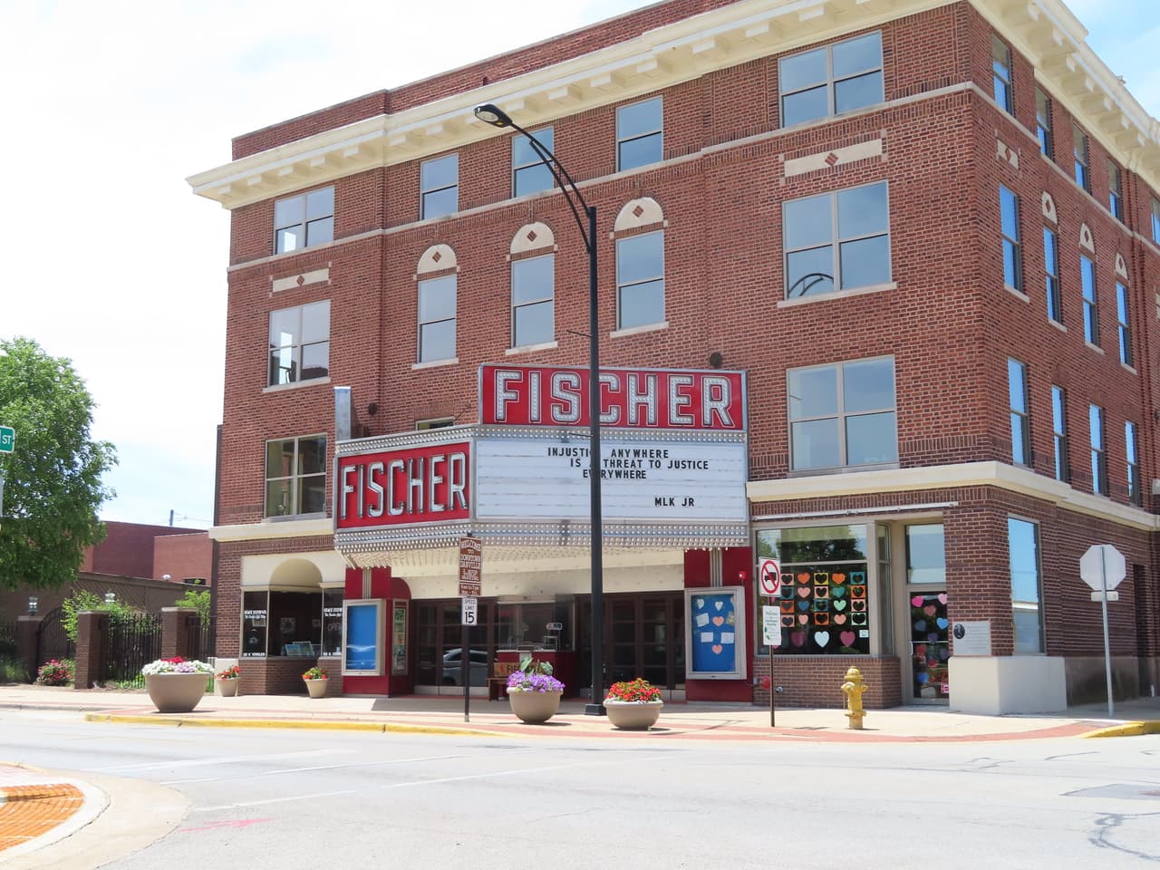 <h3 class="cms-H3-H3">10. Danville, Illinois</h3>
<br>
<br>💵
<b> Tasa de pobreza concentrada: </b>26.7%
<br>
<br>💵
<b>Tasa de pobreza en general: </b>19.0%
<br>
<br>💵
<b> Barrios en extrema pobreza: </b>3 de 24.
<br>
<br>💵
<b>Ingreso promedio por hogar:</b> $38,053 en barrios pobres, $64,029 en el resto.
<br>