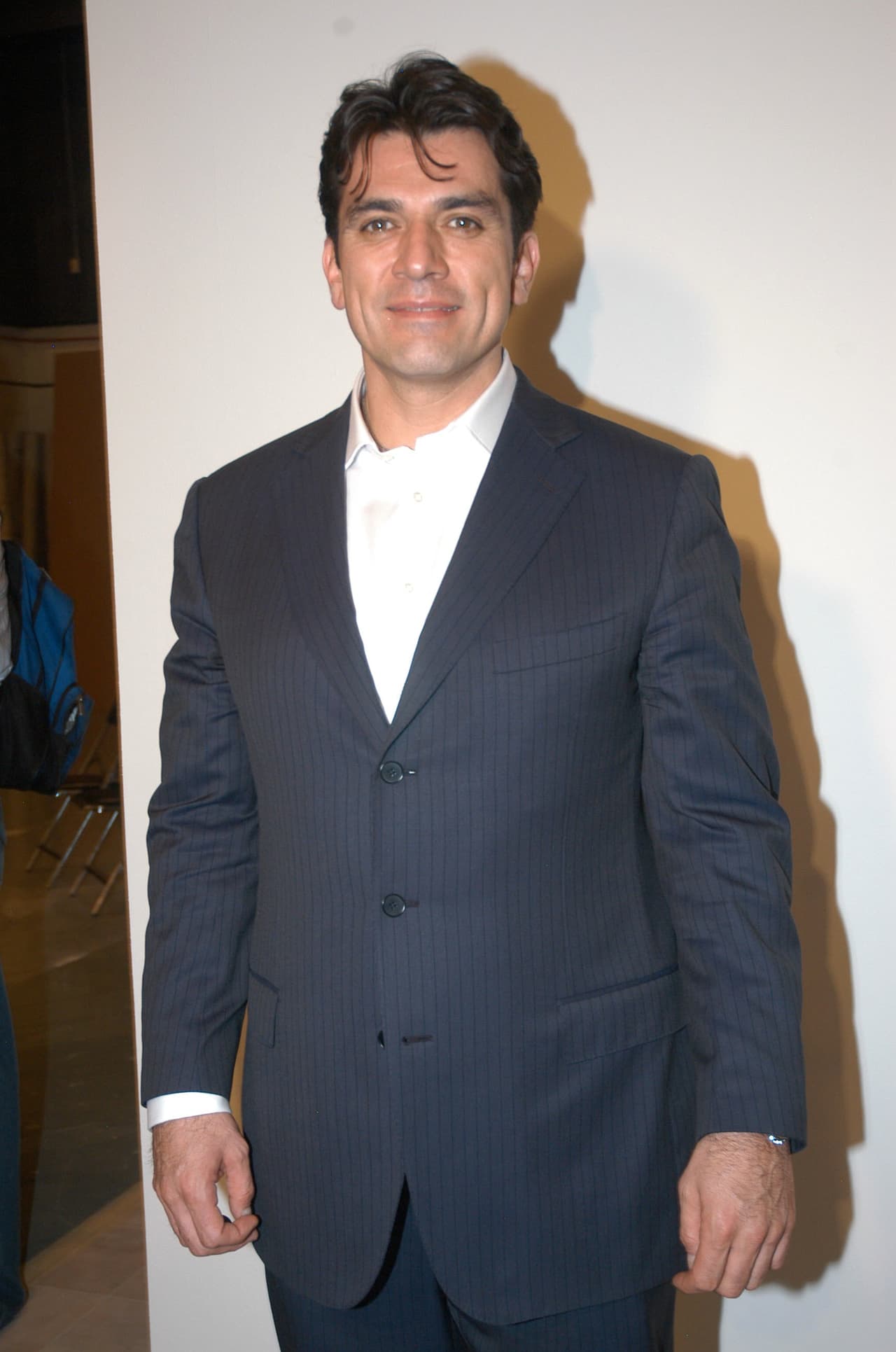 <b><a href="http://www.univision.com/temas/jorge-salinas">Salinas</a></b> fue hospitalizado de emergencia, interrumpiendo las grabaciones de la telenovela, haciendo que los medios de comunicación pusieran su atención en la enfermedad del actor y no en la intensa historia que se contaba en televisión.