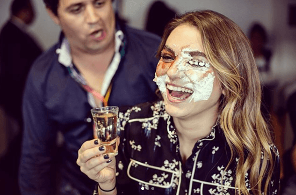 Como esta imagen con la que celebró la llegada de sus 21 años, misma que publicó el pasado 30 de octubre de 2017.