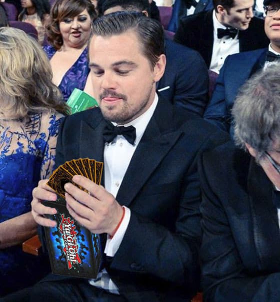 Jugando a las cartas.