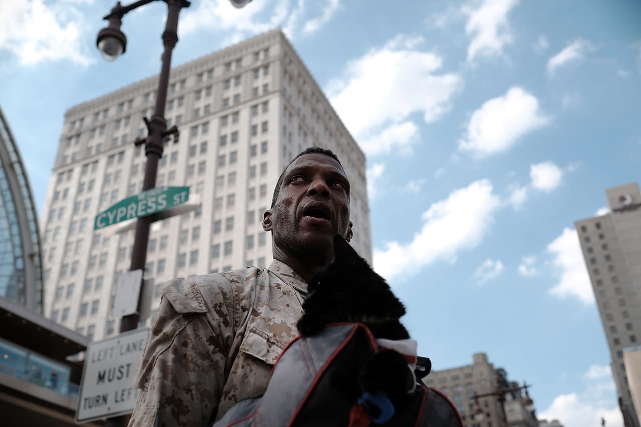 Dentro de las diez ciudades más grandes, Filadelfia es la que tiene más porcentaje de pobreza. La cifra llega a un 25.7%, más de un cuarto de la población viviendo en o bajo la línea de la pobreza.