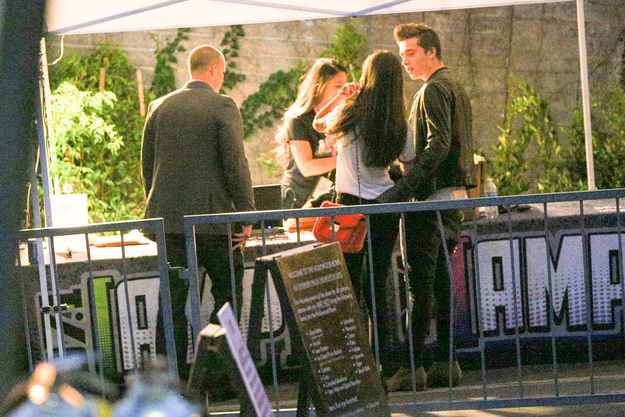 Mientras esperaban no pararon de platicar.