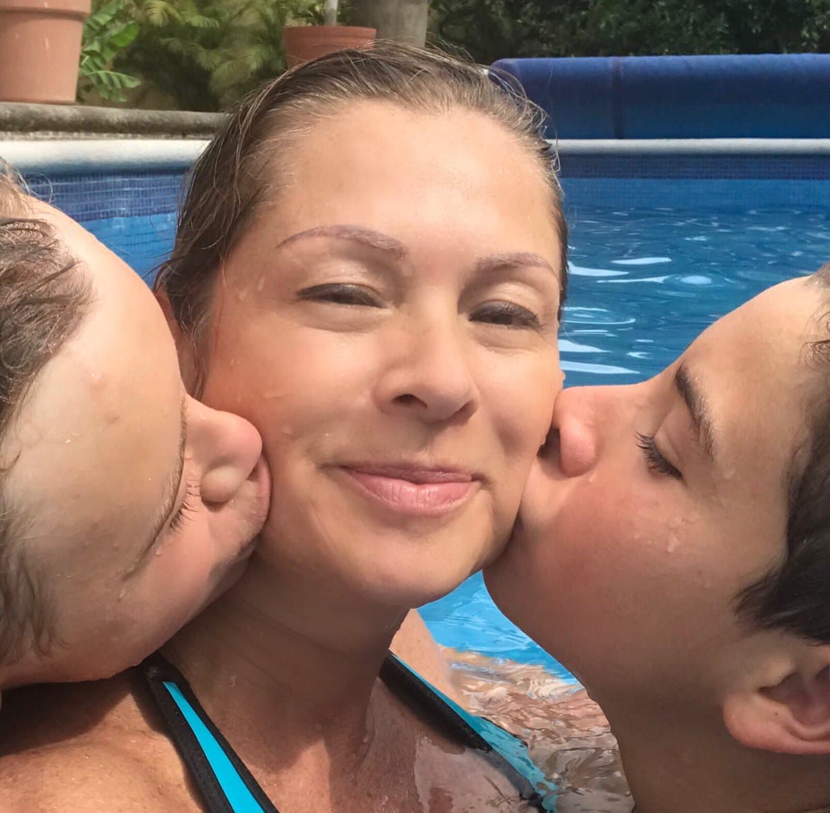 Desde que detuvieron al abogado Juan Collado en la Ciudad de México, Leticia Calderón no ha recibido dinero del padre de sus dos hijos:
<b><a href="https://www.univision.com/famosos/lety-calderon-ya-esta-usando-sus-ahorros-para-poder-mantener-a-sus-hijos-por-el-arresto-de-juan-collado-fotos" target="_blank">Luciano y Carlo</a></b>
<a href="https://www.univision.com/famosos/lety-calderon-ya-esta-usando-sus-ahorros-para-poder-mantener-a-sus-hijos-por-el-arresto-de-juan-collado-fotos" target="_blank"> </a>(de 16 y 15 años, respectivamente). Por ello, la actriz decidió deshacerse de algunos bienes para obtener más ingresos.
<br>