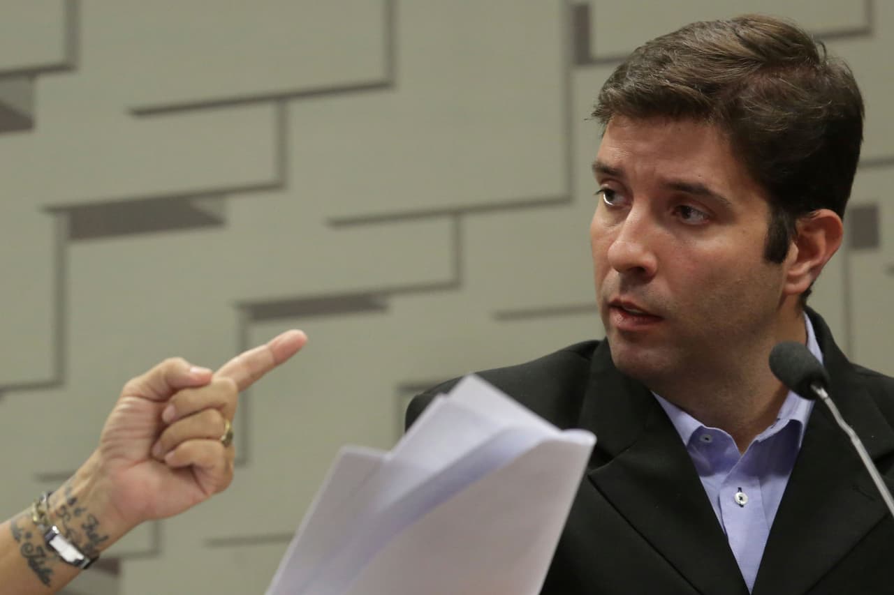 <b>Fernando de Carvalho Lopes, ex técnico de gimnasia artística</b>
<br>40 deportistas y exatletas denunciaron abusos sexuales por parte del entrenador de la selección brasileña de gimnasia masculino, en un club de Sao Bernardo do Campo. El ex entrenador alega que tiene la conciencia limpia y que nunca violó o abusó de alguien.