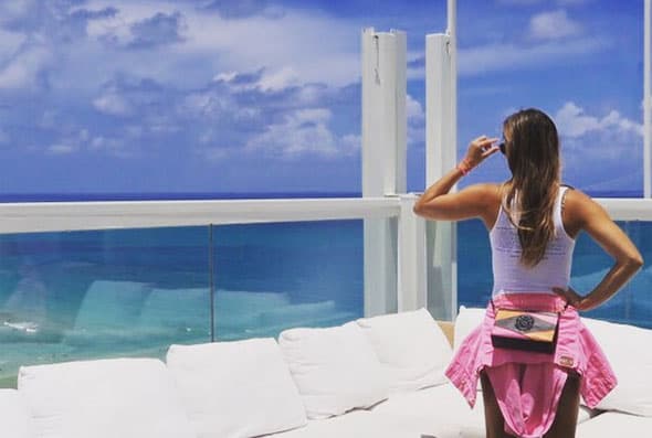 Lola Ponce disfrutó de una bella vista.