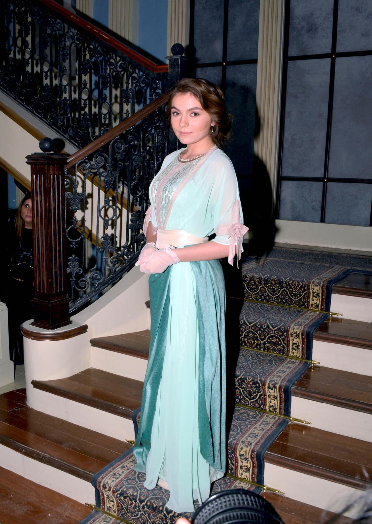 Después pudimos verla como una elegante dama en 'El hotel de los secretos'.