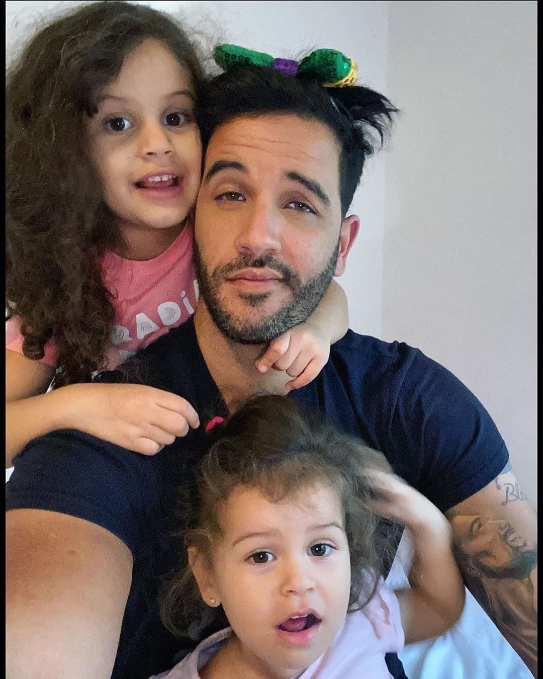 Yisus es un gran papá y amigo. Así lucen ahora sus hijas Silvana y Anabella