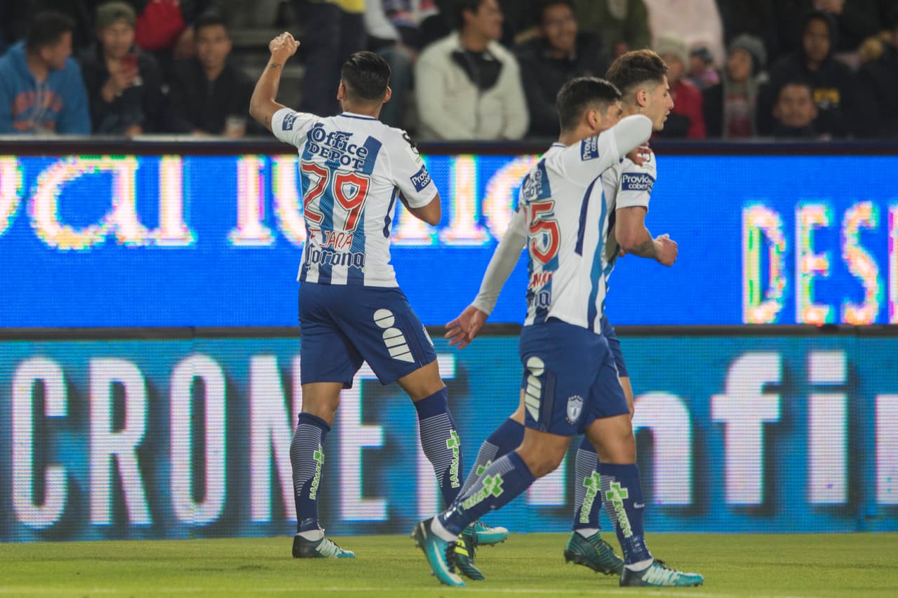 Franco Jara amplió el marcador al minuto 24 al convertir un penal que se marcó por una falta contra Angelo Sagal.