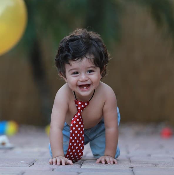 Cómo pasa el tiempo. Baby Joshua cumplió sus primer añito de vida más juguetón y sonriente que nunca.