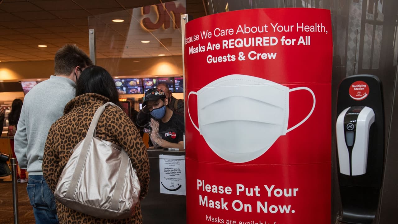 Más de 4,300 contagios en Los Ángeles: ¿podrían regresar las restricciones del coronavirus?