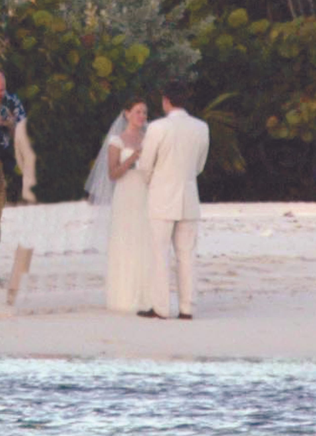 En junio de 2005, los actores 
<b>se casaron en una ceremonia privada en las Islas Turcas y Caicos</b>.