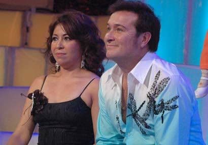 Y a pesar de estar rodeado por hermosas mujeres, no ha caído en tentación de serle infiel a su esposa Gaby Ortiz, con quien tiene 35 años de casado.