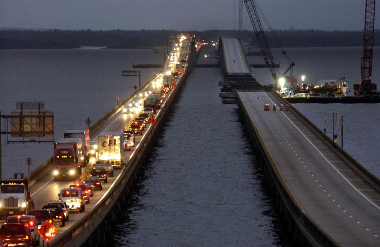 Por otra parte, del total de las estructuras a nivel nacional, unas 235,020, el 38 por ciento, necesitan algún tipo de reparación.