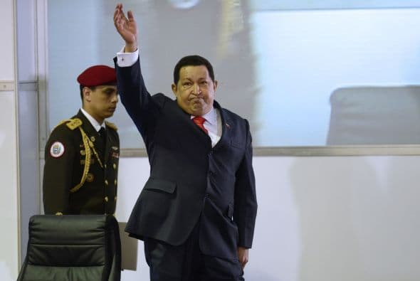 Diciembre 11- El presidente de Venezuela, Hugo Chávez, fue sometido en La Habana, Cuba, a una cirugía para extraerle una recidiva del cáncer que le fue diagnosticado en junio del año pasado.