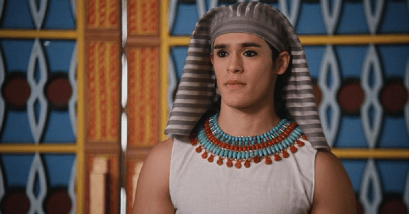 Chibale también siguió los pasos de su padre y trabaja en la cocina.