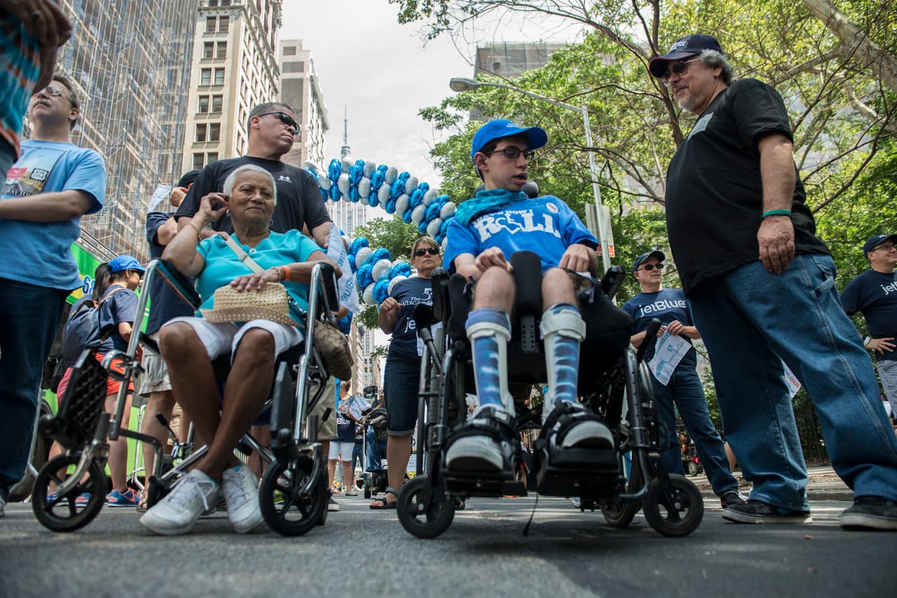 Aproximadamente el 13% de la fuerza de trabajo del gobierno federal son personas discapacitadas.
