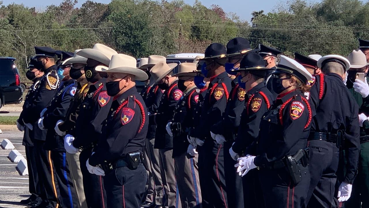 Estuvieron presentes compañeros del sargento Ríos para despedirlo.