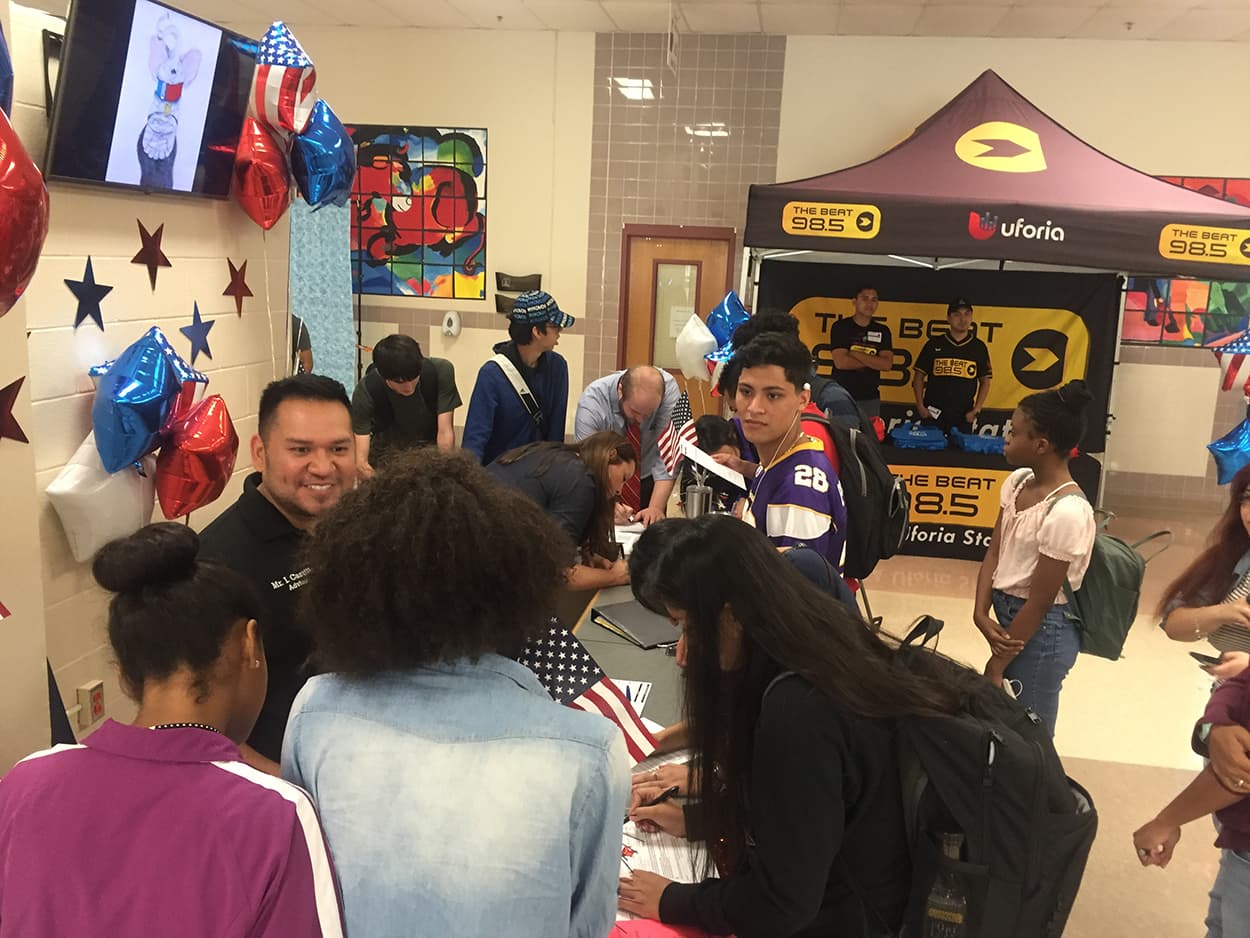 High School Seniors Register to Vote