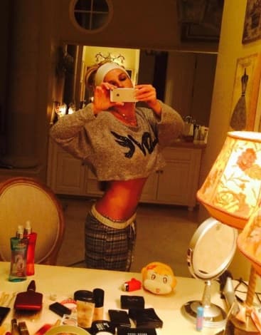 Hace unos meses reveló esta imagen, en la que demuestra que por fin recuperó la cinturita de avispa que la distinguió cuando era toda un veinteañera y bailaba al ritmo de 'I'm a Slave 4 U'.