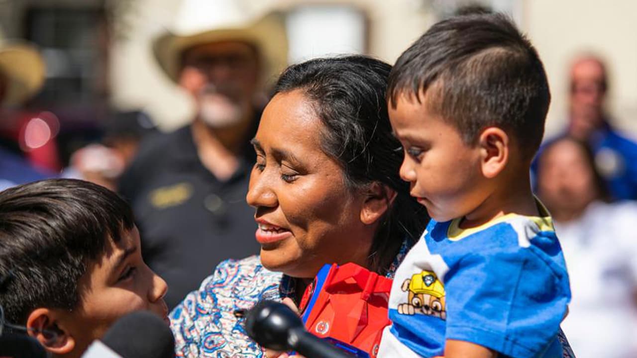 Después de ser 
<a href="https://www.univision.com/local/houston-kxln/christopher-ramirez-desaparecido-sureste-texas">hallado por un vecino del área</a>, el niño fue llevado al Texas Children's Hospital donde se le practicaron exámenes para saber el estado de su salud al estar tantas horas sin alimentos ni líquidos.