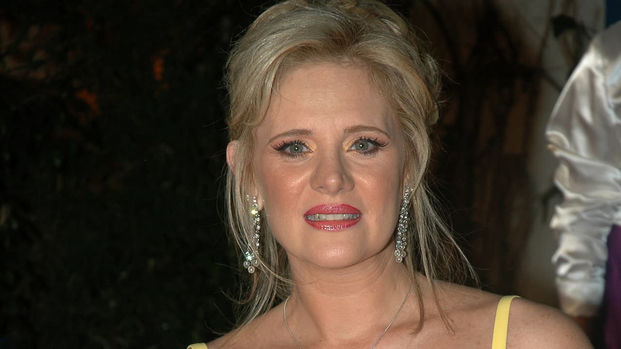 Erika Buenfil denuncia haber recibido flores de gente "muy loca" con una nota "incómoda y desagradable"