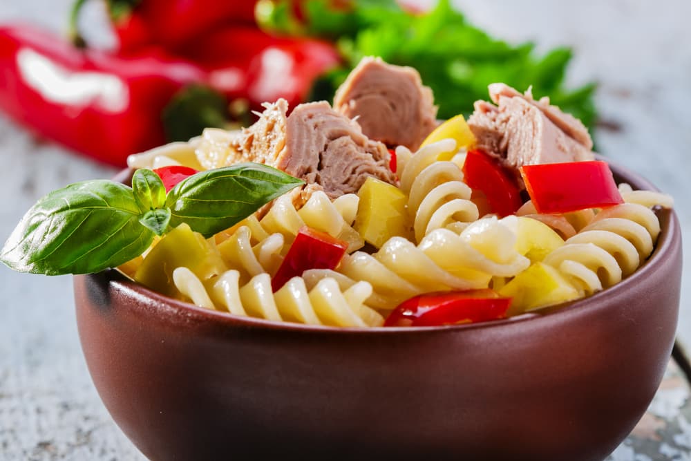 Pastas Una deliciosa pasta fría se puede saborear perfectamente en los viajes de carretera. Cuida que los ingredientes con los que la prepares también sepan bien fríos y sobre todo que no se echen a perder.