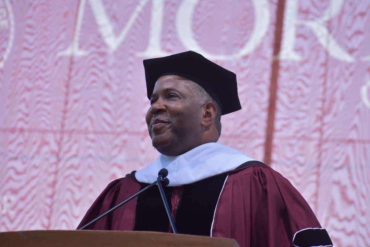 Un regalo de graduación de $40 millones: multimillonario pagará la deuda universitaria de una promoción entera en Atlanta