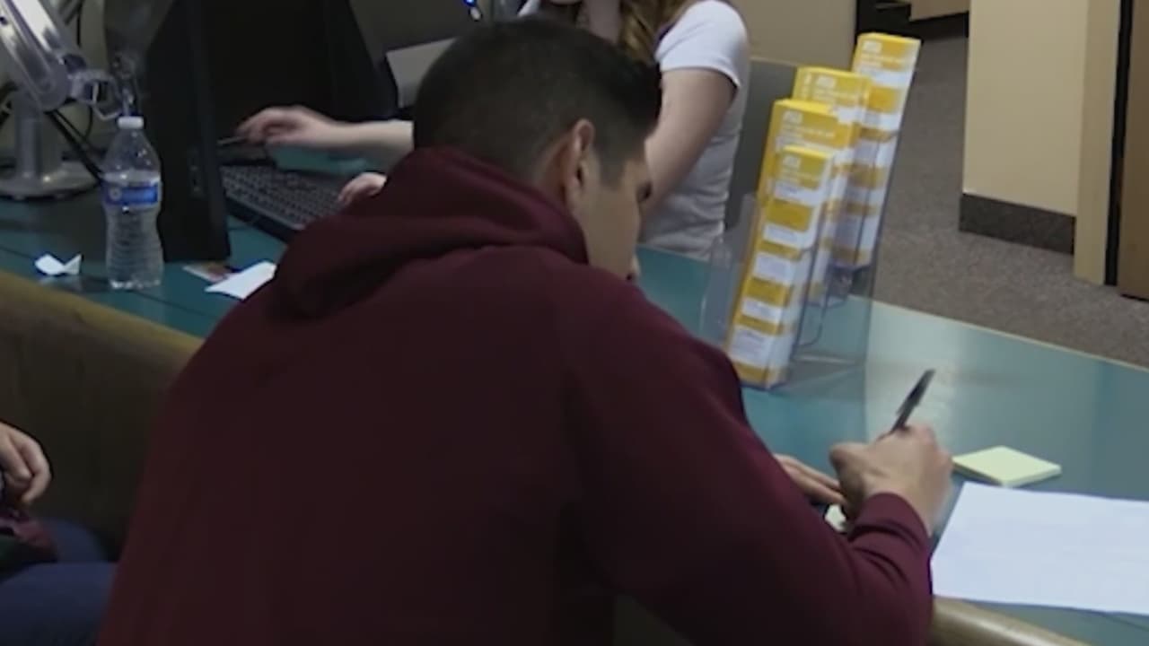 Completar FAFSA no solo consigue ayuda financiera para la educación: También ayuda a ganar boletos